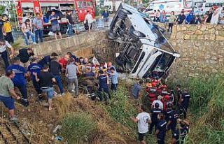 Bodrum’da midibüs dereye devrildi: 23 yaralı