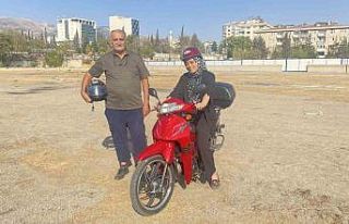 Boş kalan stadyum alanı acemi sürücülerin pisti...