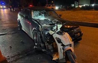 Burdur’da elektrikli bisiklet arabaya ok gibi saplandı:...