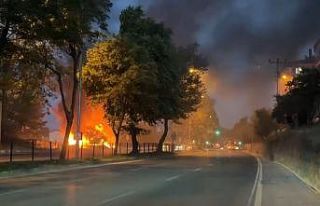 Bursa’da AVM yanında korkutan yangın