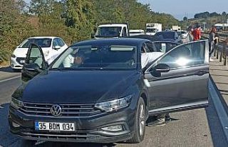 Bursa’da iki otomobil çarpıştı: 7 kişi yaralandı