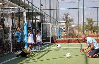 Çamlık kaleci ordusu kurdu