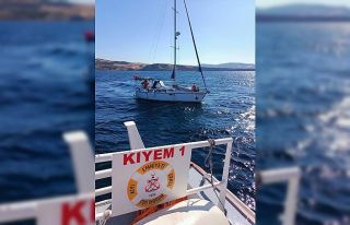 Çanakkale Boğazı’nda sürüklenen tekne kurtarıldı