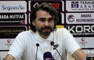 Cenk Özcan: "Takım halinde kompakt bir futbol...