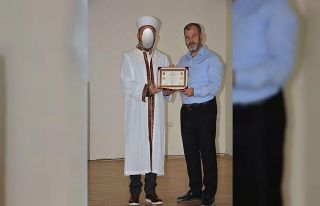 Cezaevinde hafız oldu