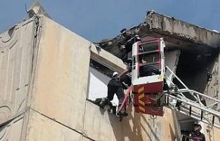 Cezayir’de enkazdan 9 aylık bebeğin inanılmaz...