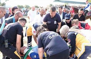 Cirit gösterisinde binici attan düşerek yaralandı