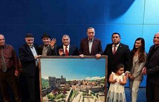 Cumhurbaşkanı Erdoğan, Ahıska Türkleri ile görüştü