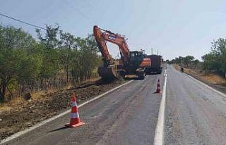 Çüngüş-Çermik arasında yol genişletme çalışması...
