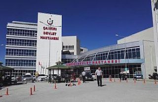 D100’de otomobil bariyerlere çarptı: 1 ölü,...