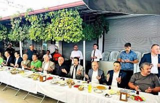 Denizli protokolü pazaryeri kahvaltısında buluştu