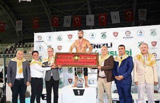 Denizli yağlı güreşlerinin ağası Işık, güreş...