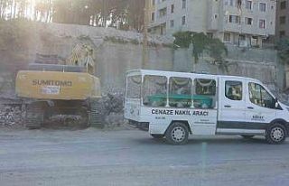 Depremin 215. gününde enkazdan ceset çıktı