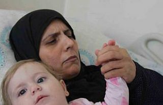 Depremin sembol bebeği ve annesi kurtarıcılarına...