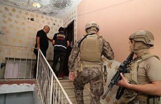 Depremzedeleri dolandıranlardan şüphelilerden 4’ü...