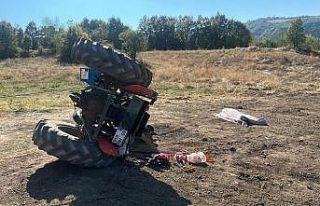 Devrilen traktörün altında kalarak hayatını kaybetti