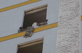 Diyarbakır esnafı ağır hasarlı binaların yıkımının...