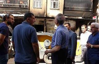 Diyarbakır Valisi, patlama yerinde incelemelerde...