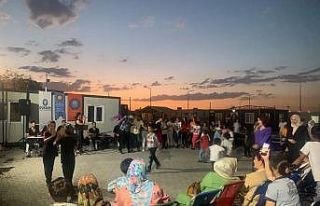 Diyarbakır’da konteyner kentte kalan depremzedeler...