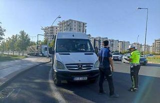 Diyarbakır’da okul servislerine yapılan denetimde...