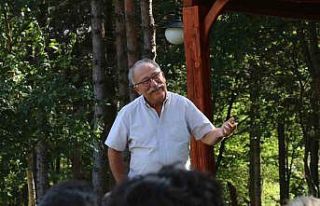 Duayen oyuncu Altan Erkekli gençlerle buluşarak...