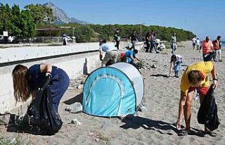 Dünya Temizlik Günü’nde Kemer’de sahil temizliği