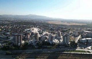 Dünyada ilk kez 15 katlı 9 blok tek seferde patlayıcı...