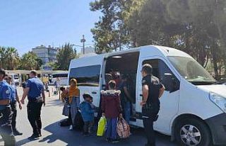 Düzensiz göçmenlerin cevabı polisi bile şaşırttı:...