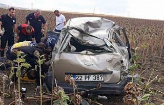 Edirne’de kontrolden çıkan otomobil takla attı:...