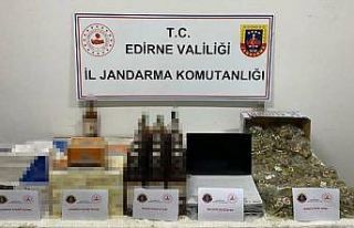 Edirne’de otobüste 300 bin liralık kaçak ürün...