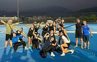 Ege Yıldızları Hokey takımı lige 3 puan ile başladı