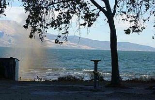 Eğirdir Gölü’nde bulunan el bombaları imha edildi