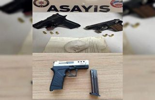 Elazığ’da bir şüpheli yakalanırken, 3 adet...