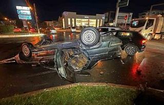 Elazığ’da ters dönen otomobil yandı: 1 yaralı