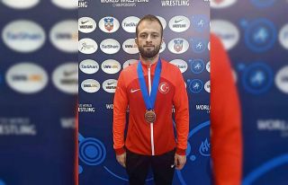 Enes Başar, bronz madalya kazandı