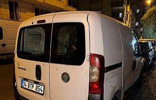 Esenler’de 3. kez hırsızların hedefi olan araçtan...