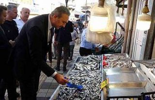 Eski Adalet Bakanı Gül, Bartın’da esnafı ziyaret...