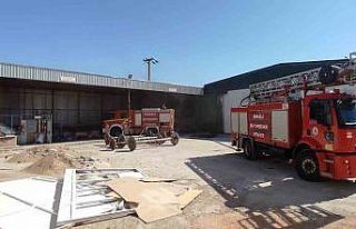 Fabrikada çıkan yangın büyümeden söndürüldü