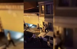 Fatih’te iki ailenin kavgasında yumruklar konuştu:...
