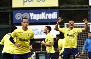 Fenerbahçe, Başakşehir maçı hazırlıklarını...