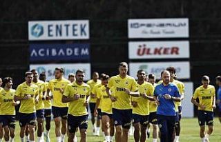 Fenerbahçe’de Cengiz Ünder saha çalışmalarına...