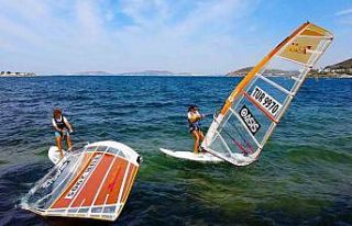 Foça’da Kurtuluş Kupası Yelken Yarışları başladı