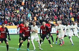 Gaziantep FK ile Galatasaray 9. randevuda