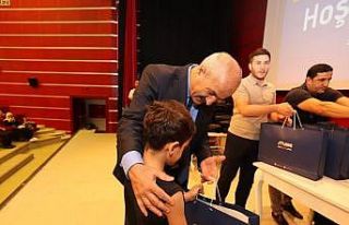 Gebzeli öğrencilere kırtasiye desteği