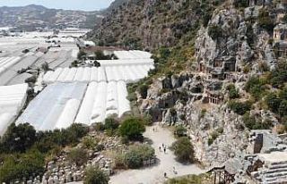 Geçmişi binlerce yıla dayanan Myra Antik Kentinde...