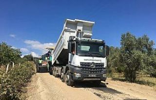 Geyve’de 3 mahallenin yolları yenilendi