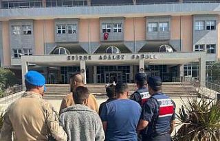 Göçmen kaçakçılarına hava destekli operasyon:...