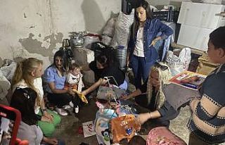 Gönüllü kadınlar, ihtiyaç sahibi ailelerin yardımına...