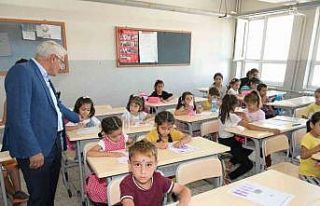 Güder, öğrencileri sevindirdi