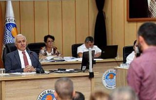 Gültak, yeniden aday adayı olduğu açıkladı